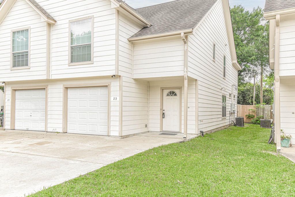 213 Foster Street, Tomball, TX 77375