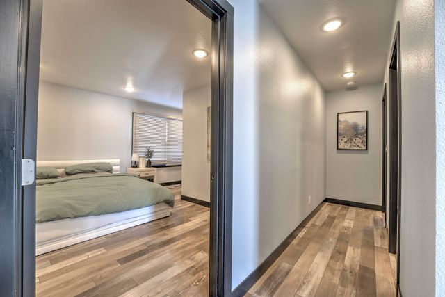 916 26th St NW, Minot, ND 58703