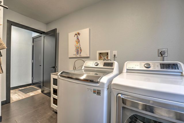 916 26th St NW, Minot, ND 58703