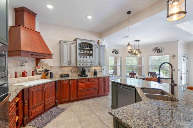 2708 Muirfield Dr, Navarre, FL 32566