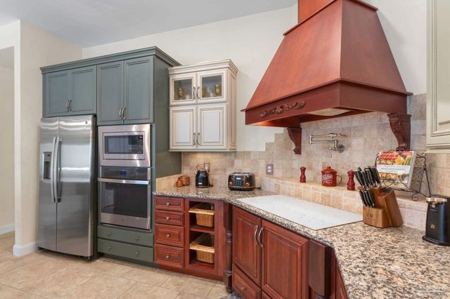 2708 Muirfield Dr, Navarre, FL 32566