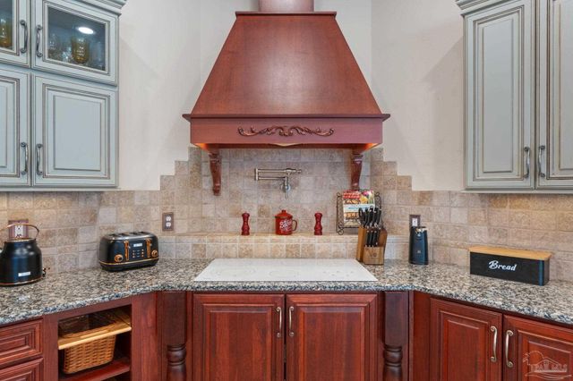 2708 Muirfield Dr, Navarre, FL 32566