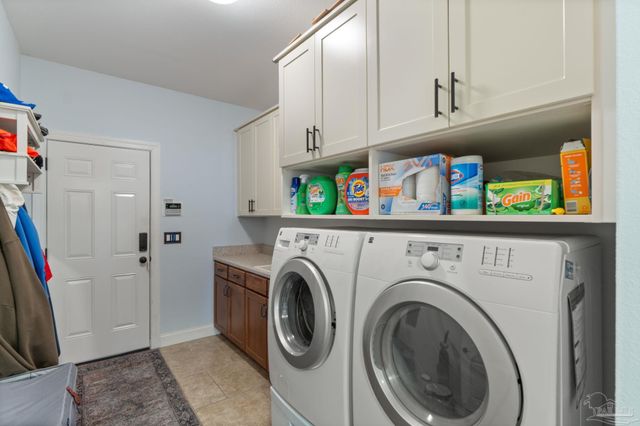 2708 Muirfield Dr, Navarre, FL 32566