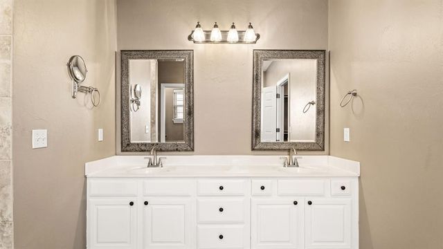 12401 SW 7th Street, Yukon, OK 73099