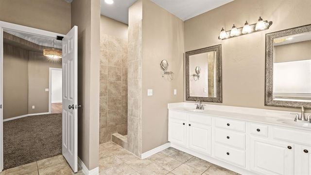 12401 SW 7th Street, Yukon, OK 73099