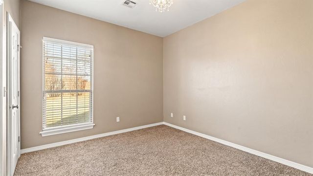 12401 SW 7th Street, Yukon, OK 73099