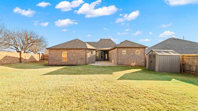 12401 SW 7th Street, Yukon, OK 73099