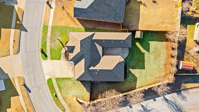 12401 SW 7th Street, Yukon, OK 73099