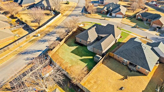 12401 SW 7th Street, Yukon, OK 73099