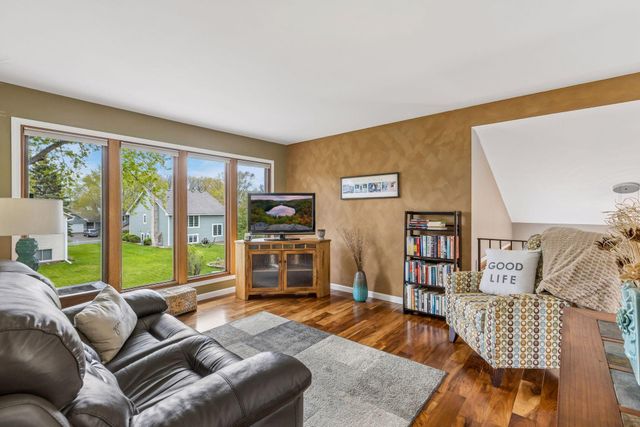 5679 Erik Lane, Shoreview, MN 55126