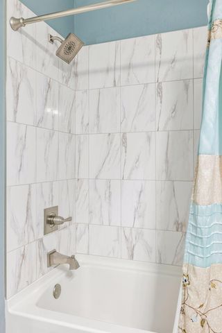 5679 Erik Lane, Shoreview, MN 55126