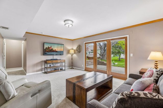 5679 Erik Lane, Shoreview, MN 55126