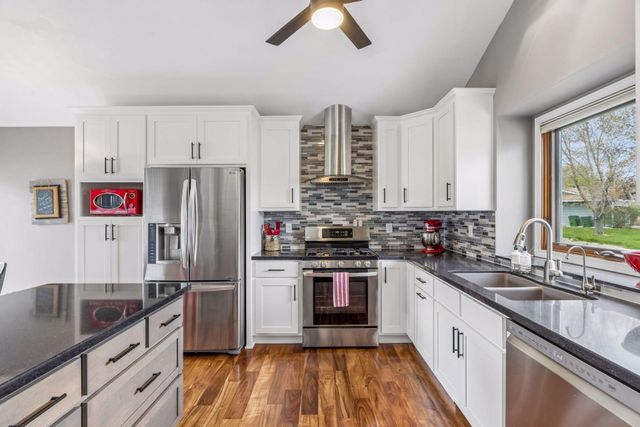 5679 Erik Lane, Shoreview, MN 55126