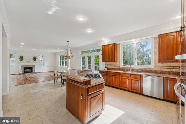 4 YELLOW PLUM CT, Rockville, MD 20850