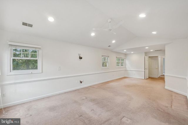 4 YELLOW PLUM CT, Rockville, MD 20850