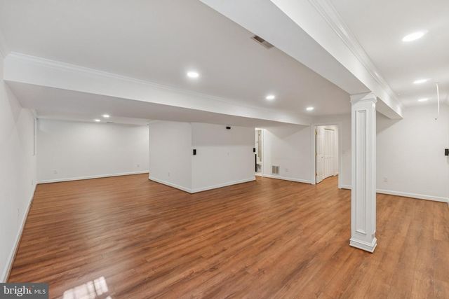 4 YELLOW PLUM CT, Rockville, MD 20850