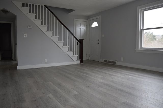 796 Charlton Street, Southbridge, MA 01550