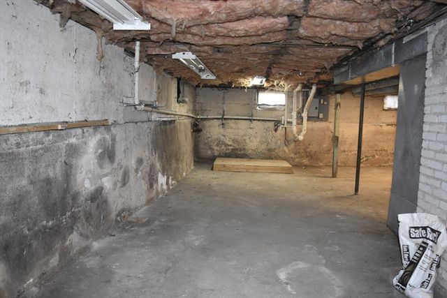 796 Charlton Street, Southbridge, MA 01550