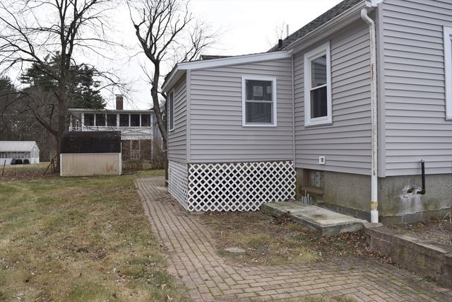 796 Charlton Street, Southbridge, MA 01550