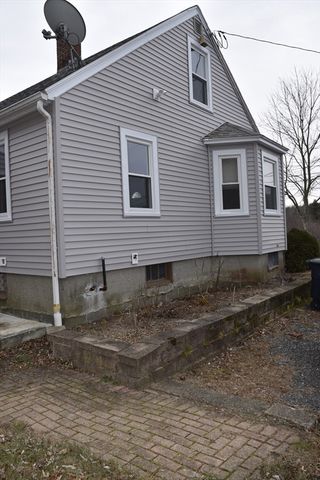 796 Charlton Street, Southbridge, MA 01550