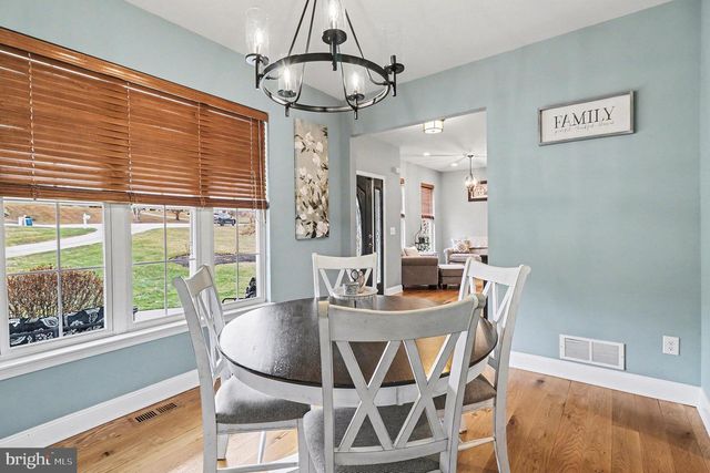 1007 WYOMING CIR, Lincoln University, PA 19352