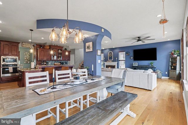 1007 WYOMING CIR, Lincoln University, PA 19352