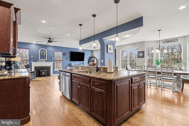 1007 WYOMING CIR, Lincoln University, PA 19352