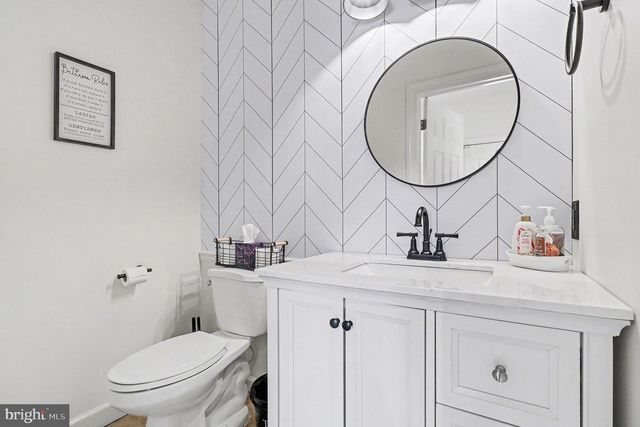 1007 WYOMING CIR, Lincoln University, PA 19352