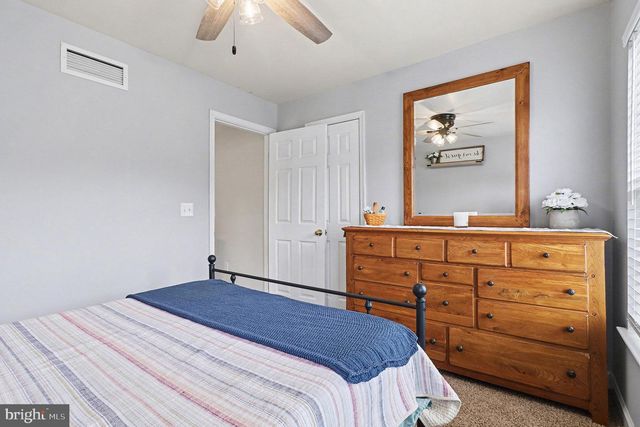 1007 WYOMING CIR, Lincoln University, PA 19352