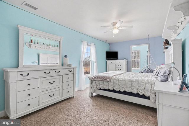 1007 WYOMING CIR, Lincoln University, PA 19352