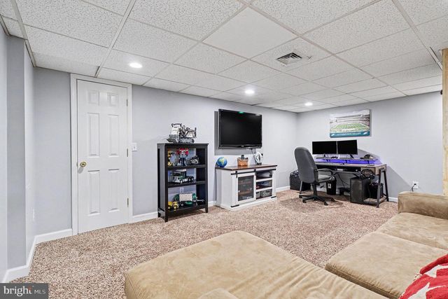 1007 WYOMING CIR, Lincoln University, PA 19352