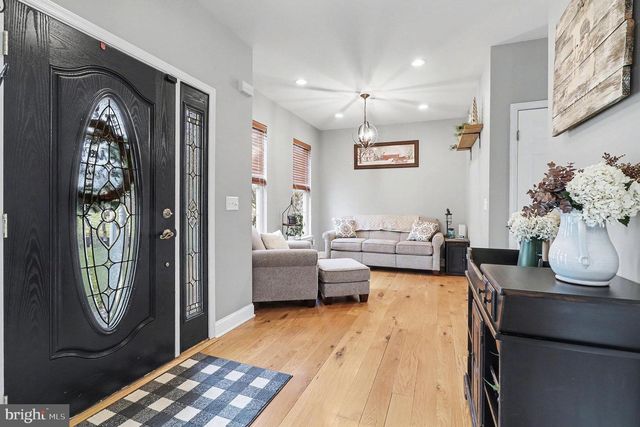 1007 WYOMING CIR, Lincoln University, PA 19352