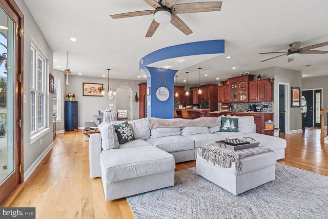 1007 WYOMING CIR, Lincoln University, PA 19352