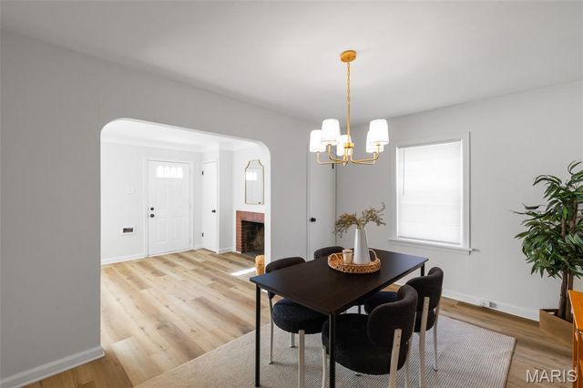 6823 Julian Avenue, University City, MO 63130