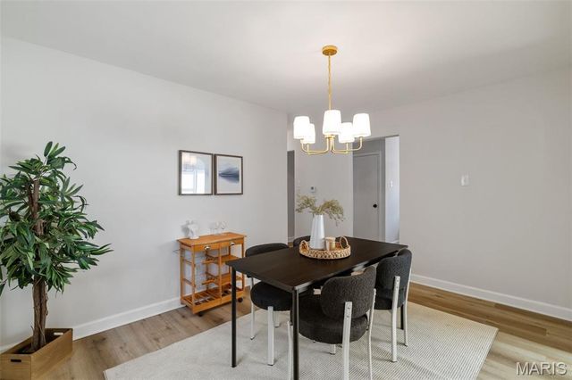 6823 Julian Avenue, University City, MO 63130