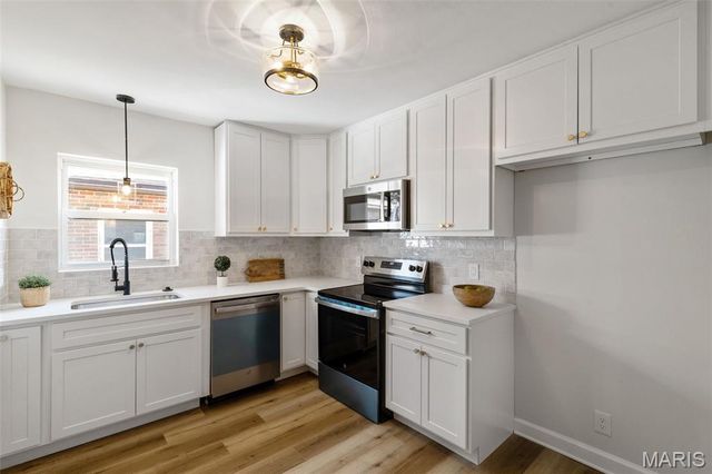 6823 Julian Avenue, University City, MO 63130