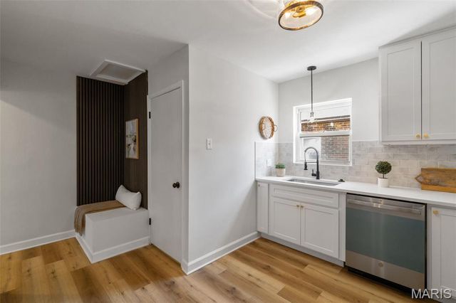 6823 Julian Avenue, University City, MO 63130