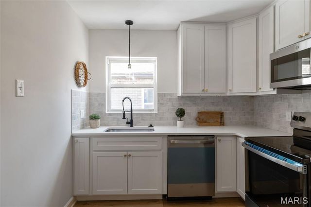 6823 Julian Avenue, University City, MO 63130