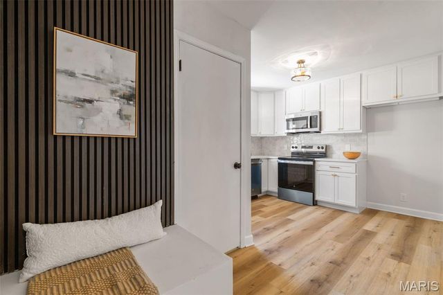 6823 Julian Avenue, University City, MO 63130