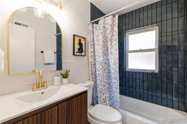 6823 Julian Avenue, University City, MO 63130