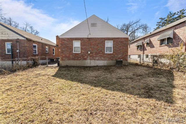 6823 Julian Avenue, University City, MO 63130