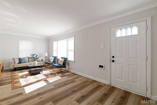 6823 Julian Avenue, University City, MO 63130