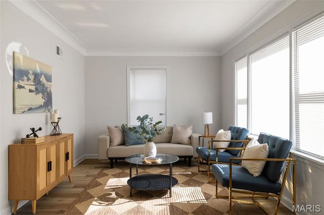 6823 Julian Avenue, University City, MO 63130