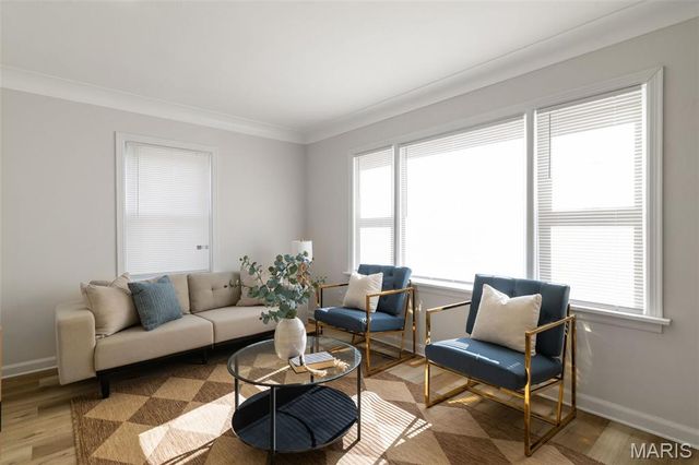 6823 Julian Avenue, University City, MO 63130