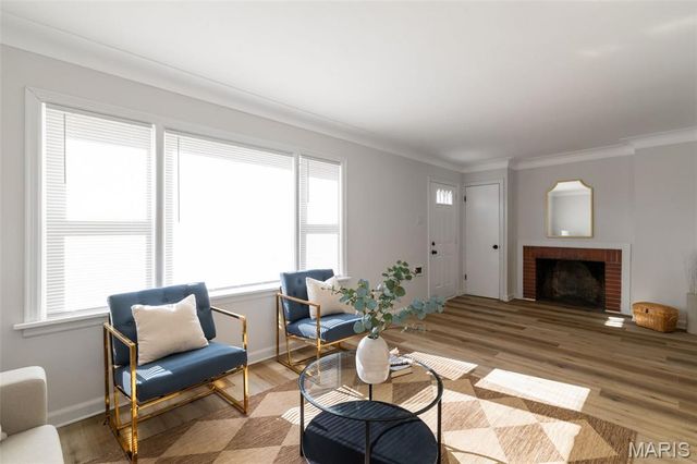 6823 Julian Avenue, University City, MO 63130