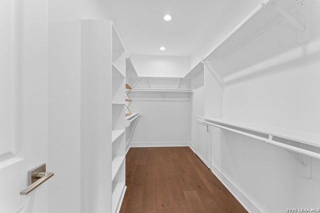 1090 Arcadia Dr, Canyon Lake, TX 78133