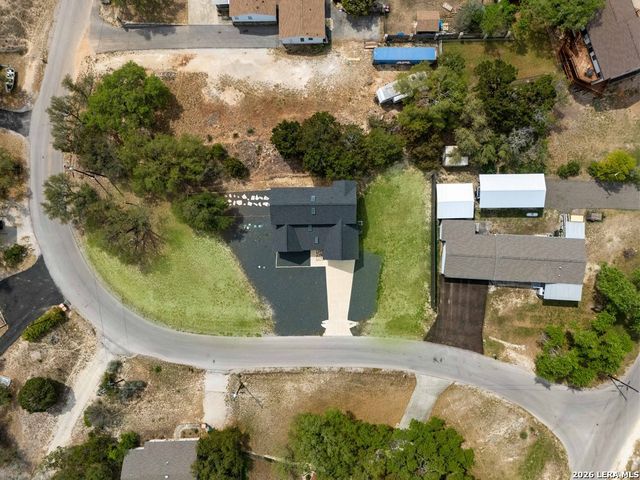 1090 Arcadia Dr, Canyon Lake, TX 78133