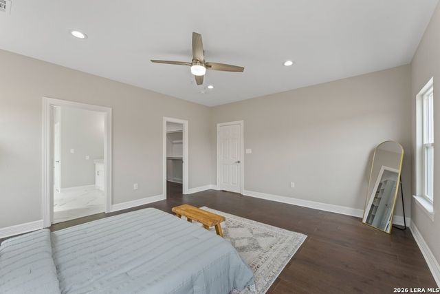 1090 Arcadia Dr, Canyon Lake, TX 78133