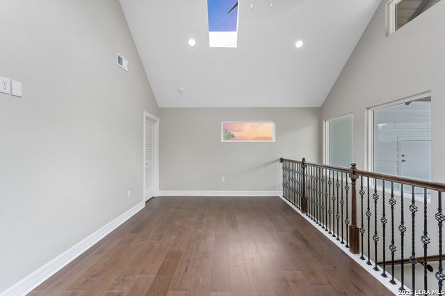 1090 Arcadia Dr, Canyon Lake, TX 78133