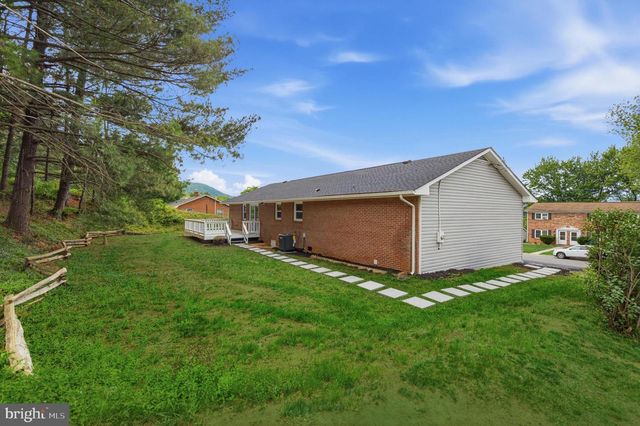 210 S SHENANDOAH AVE, Front Royal, VA 22630